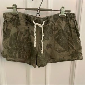 TNA Aritizia Shorts